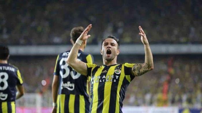 Fenerbahçe teknik direktörü Aykut Kocamanın Mathieu Valbuena kararı