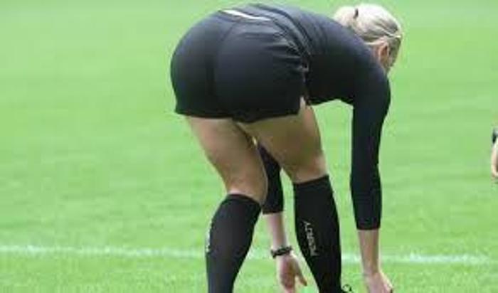 Borussia Mönchengladbach Bibiana Steinhaustan özür diledi