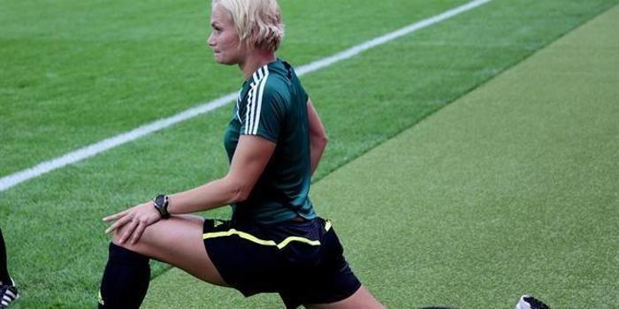 Borussia Mönchengladbach Bibiana Steinhaustan özür diledi