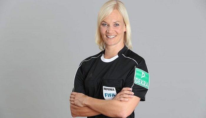 Borussia Mönchengladbach Bibiana Steinhaustan özür diledi