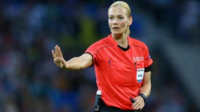 Borussia Mönchengladbach Bibiana Steinhaustan özür diledi