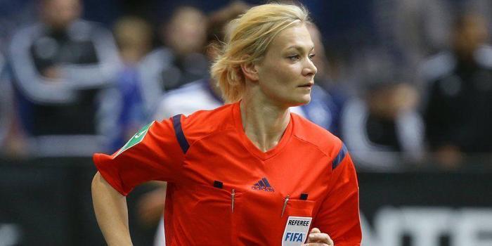 Borussia Mönchengladbach Bibiana Steinhaustan özür diledi