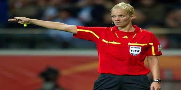 Borussia Mönchengladbach Bibiana Steinhaustan özür diledi