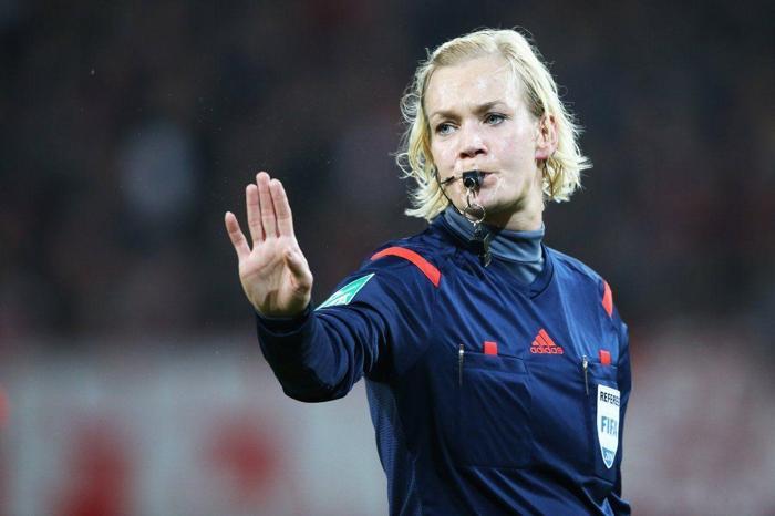Borussia Mönchengladbach Bibiana Steinhaustan özür diledi