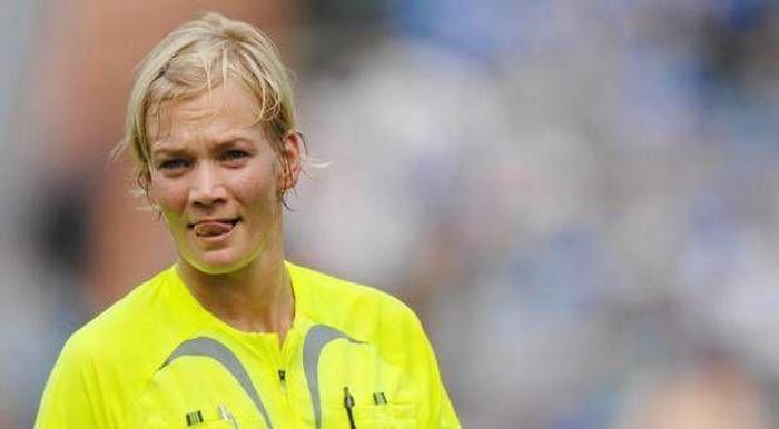 Borussia Mönchengladbach Bibiana Steinhaustan özür diledi