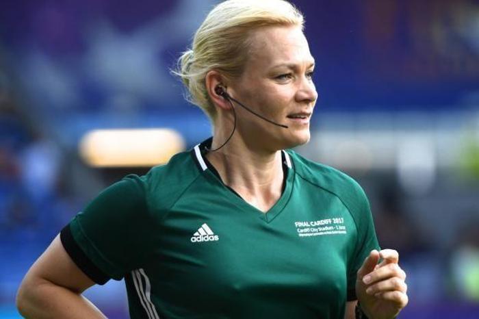 Borussia Mönchengladbach Bibiana Steinhaustan özür diledi