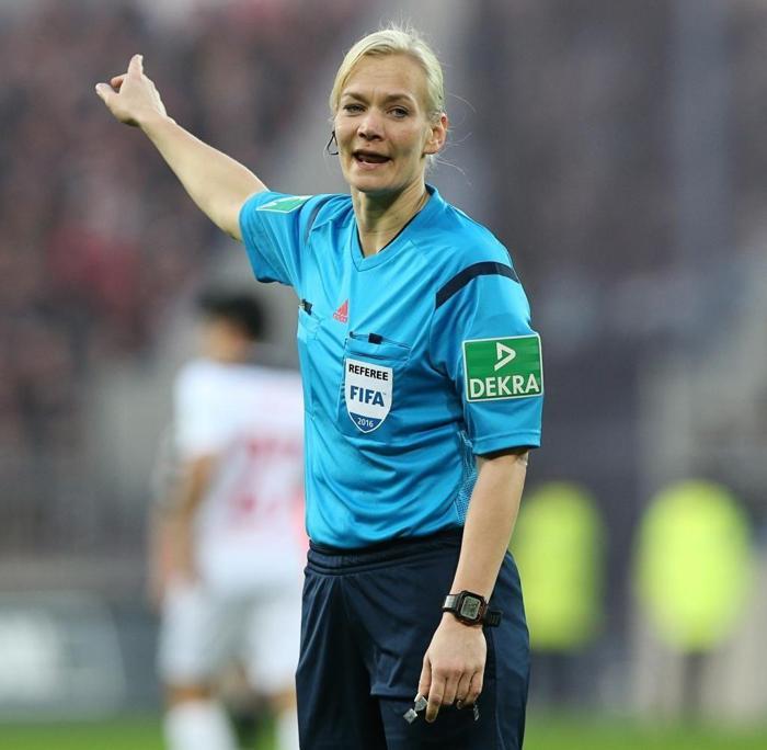 Borussia Mönchengladbach Bibiana Steinhaustan özür diledi