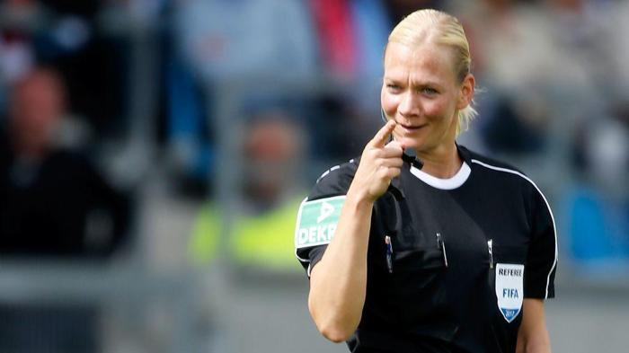 Borussia Mönchengladbach Bibiana Steinhaustan özür diledi
