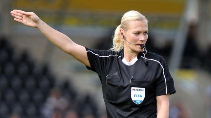 Borussia Mönchengladbach Bibiana Steinhaustan özür diledi