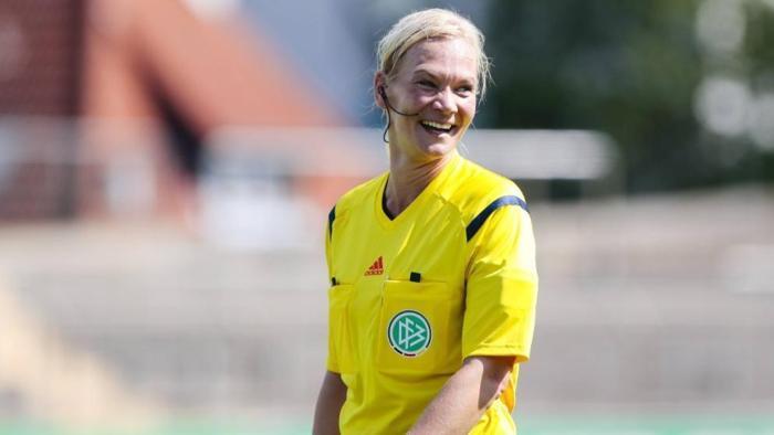 Borussia Mönchengladbach Bibiana Steinhaustan özür diledi