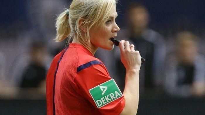 Borussia Mönchengladbach Bibiana Steinhaustan özür diledi