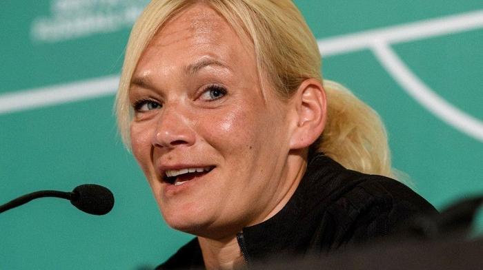 Borussia Mönchengladbach Bibiana Steinhaustan özür diledi
