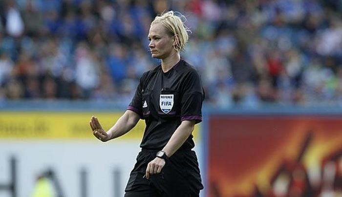 Borussia Mönchengladbach Bibiana Steinhaustan özür diledi