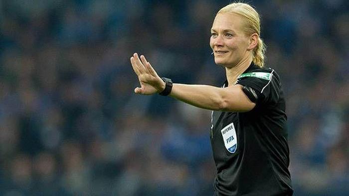 Borussia Mönchengladbach Bibiana Steinhaustan özür diledi