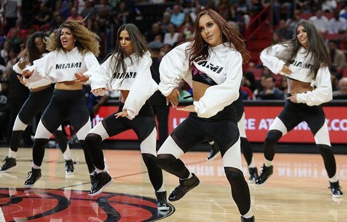 Heat Kızları, Embiidin aklını başından aldılar