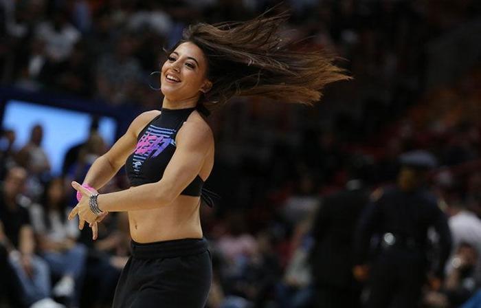 Heat Kızları, Embiidin aklını başından aldılar