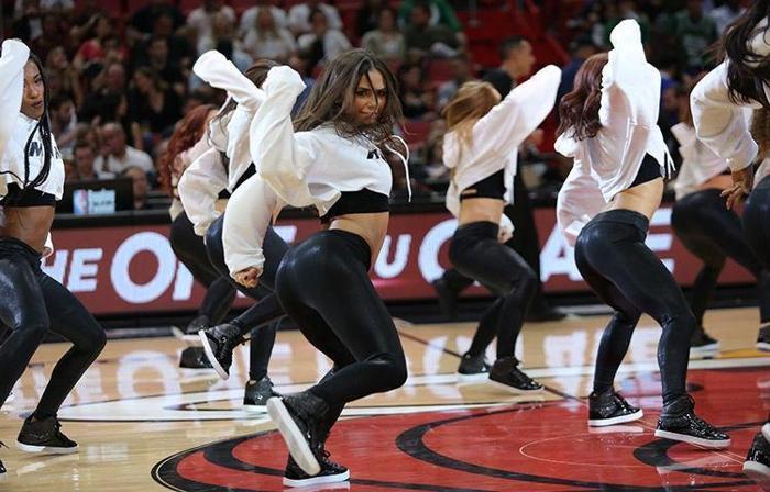Heat Kızları, Embiidin aklını başından aldılar