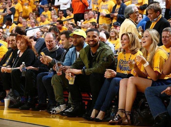 NBA maçına damga vuran ünlü isimler