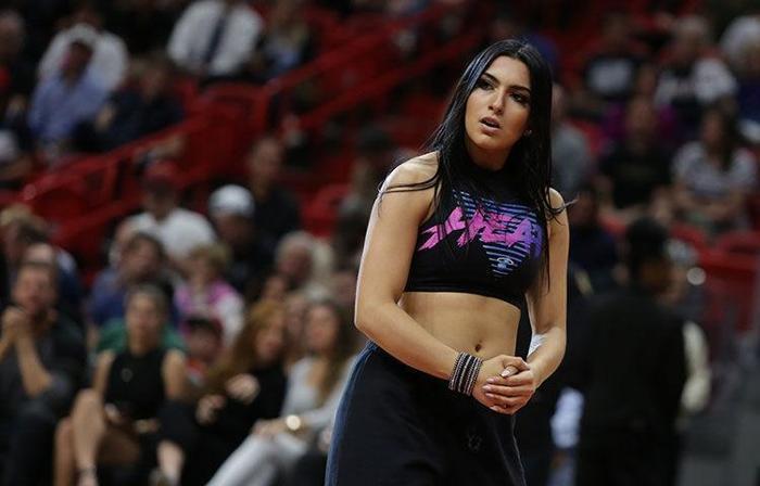Heat Kızları, Embiidin aklını başından aldılar