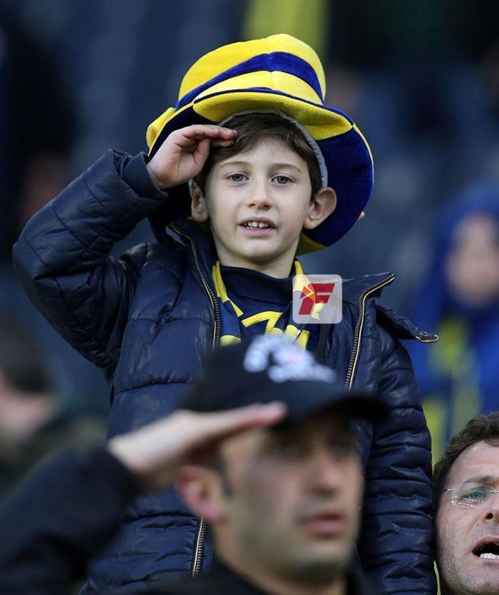 Tribünler diğer maçlara göre doldu