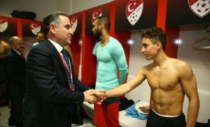 Fenerbahçe 3 transfere imza attırıyor