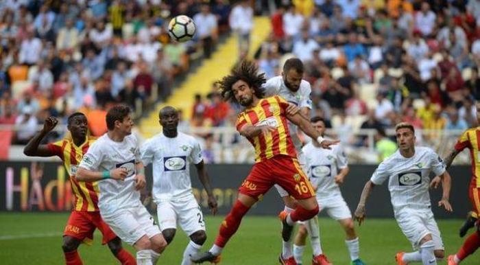 Fenerbahçe 3 transfere imza attırıyor