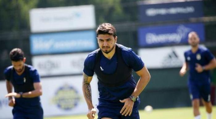Fenerbahçe 3 transfere imza attırıyor