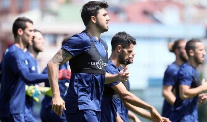 Fenerbahçe 3 transfere imza attırıyor