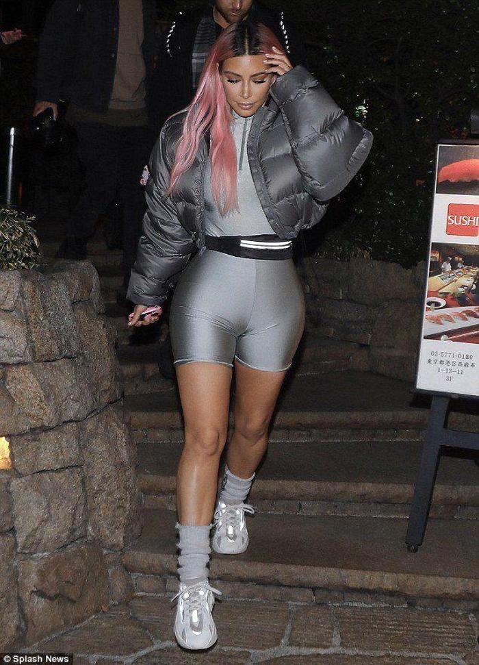Kim Kardashian Tokyoyu salladı