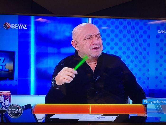 Sinan Engin: Demba Ba gerizekalı mı