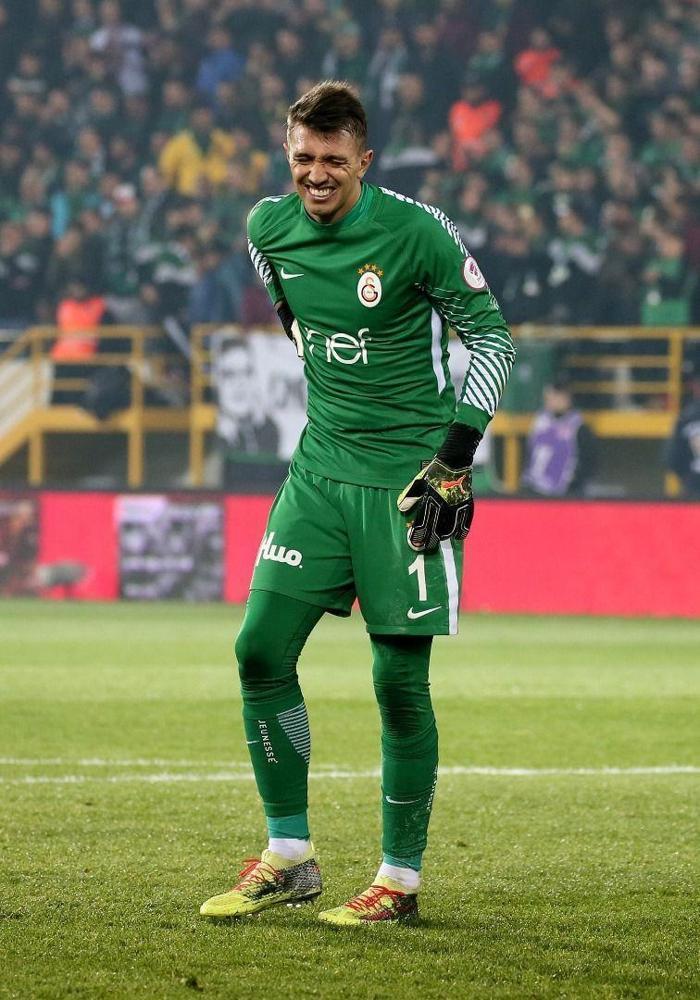 Muslera kötü değil, çok kötü