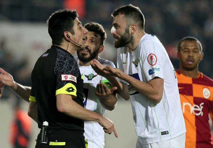 Hakemler Türkiyede başarılı olamaz