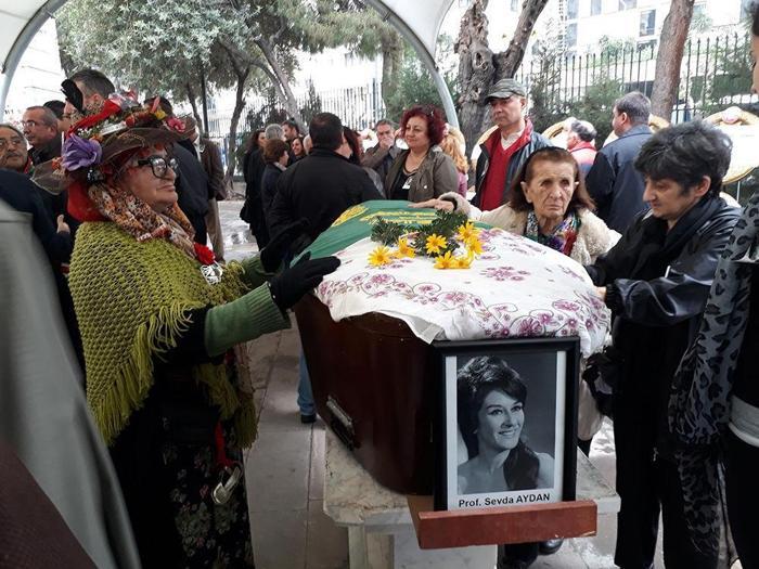 Kaynanaların Tijeni Sevda Aydan toprağa verildi