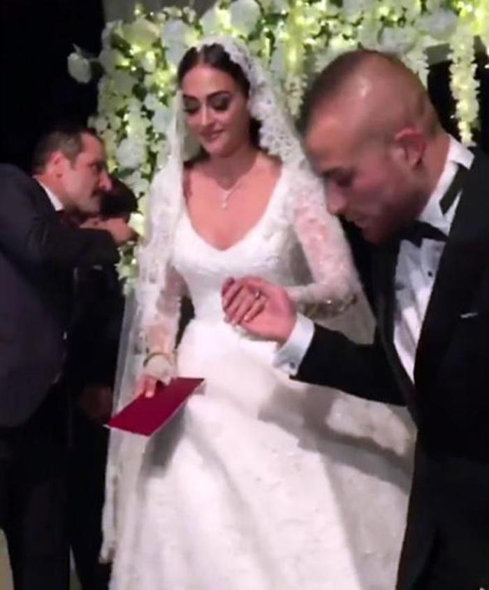 Esra Bilgiç Töre: Gökhanla evli olmak bir gurur