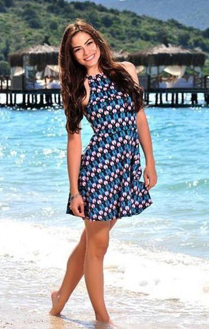 Demet Özdemir 25 oldu