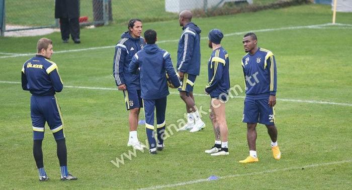 Emenike - Alves arasında gerginlik