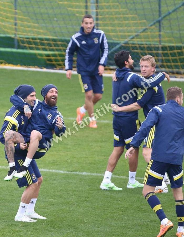 Emenike - Alves arasında gerginlik