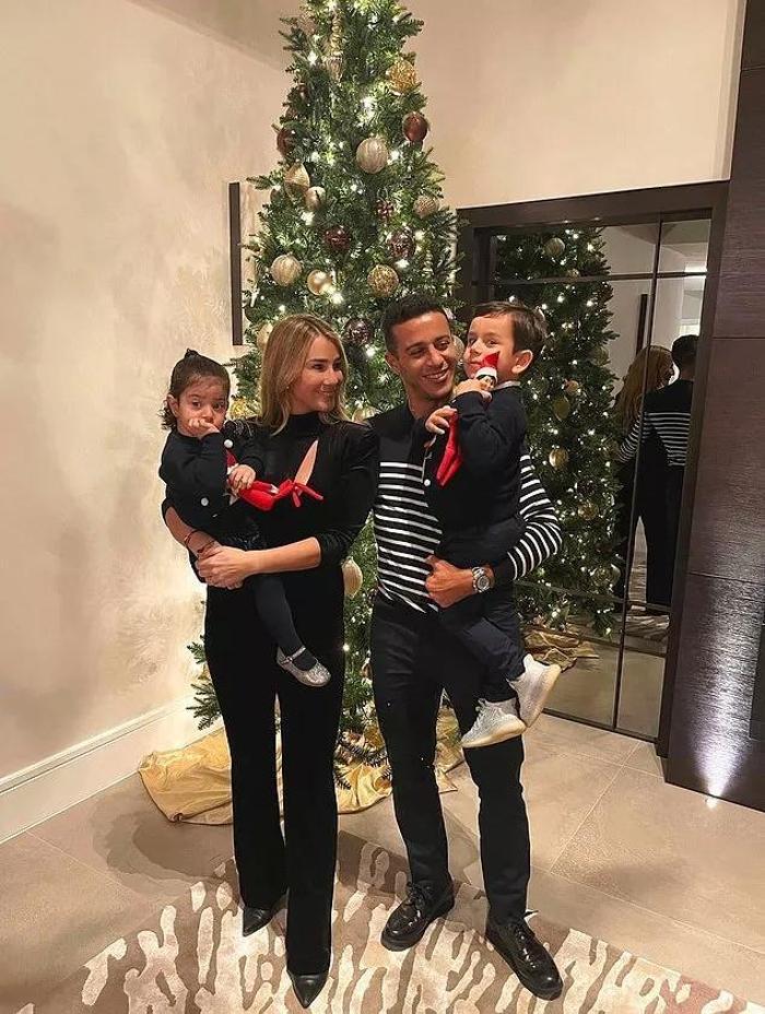 Futbolun yıldızlarından Noel pozları