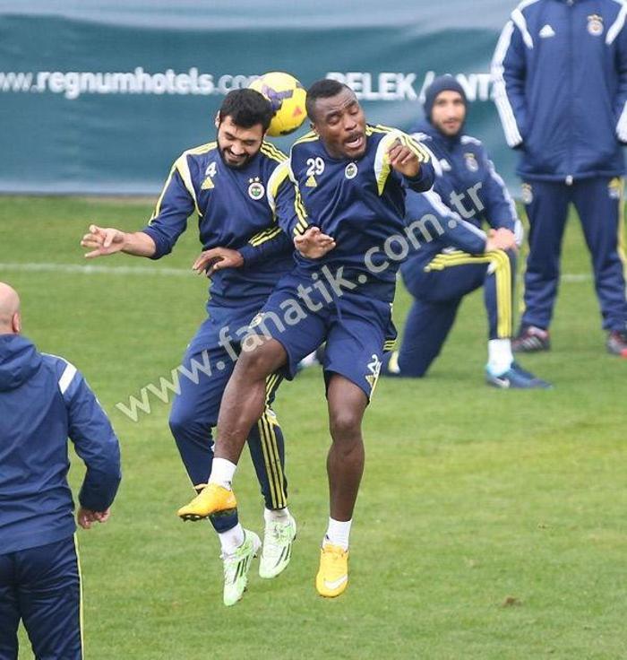 Emenike - Alves arasında gerginlik