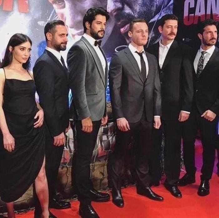 Can Feda filminin galasına Fahriye Evcen ve Serenay Sarıkaya damgası