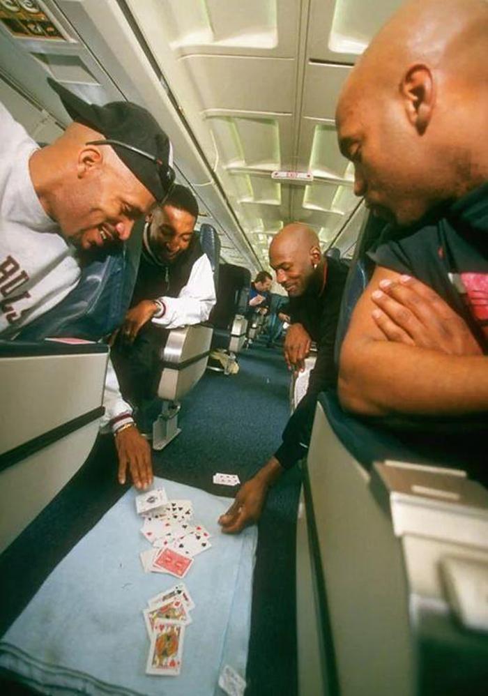 Chicago Bullsun efsane kadrosundan Michael Jordan, Scottie Pippen, Ron Harper