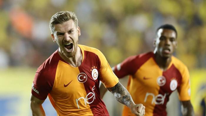 Galatasaray ile Beşiktaş arasında yılın takası