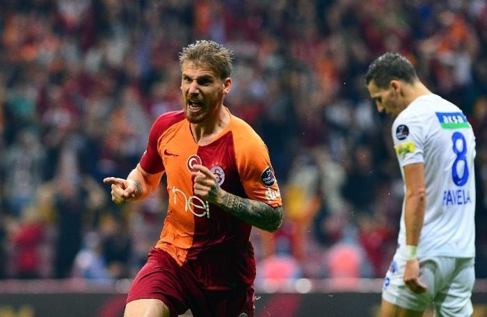 Galatasaray ile Beşiktaş arasında yılın takası
