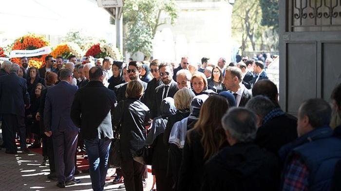 Sait Koça veda... Cenaze töreninde metrelerce kuyruk oluştu
