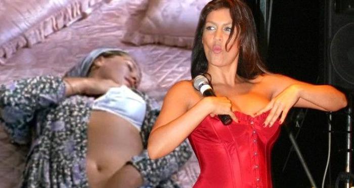 Hülya Avşar kendi filminin kapağı için soyundu