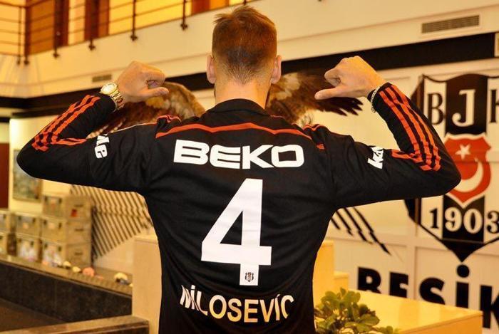 Milosevic formayı giydi