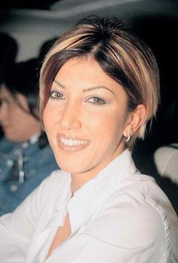 HANDE YENER