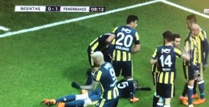 BEŞİKTAŞ - FENERBAHÇE MAÇINDA OLAY SEVİNÇ