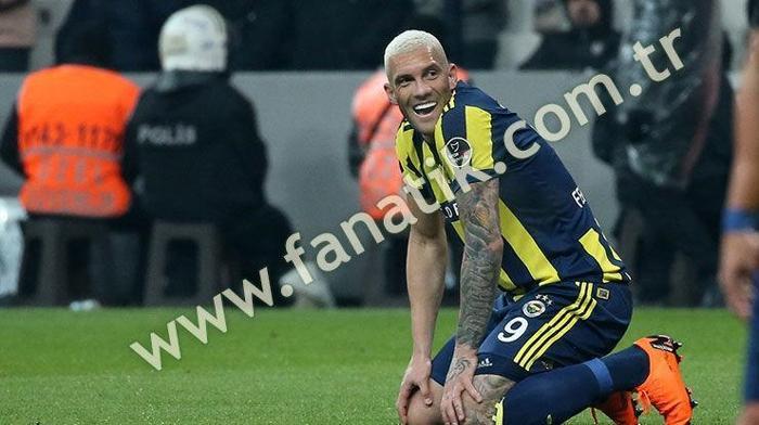 Beşiktaş-Fenerbahçe derbisinden kareler