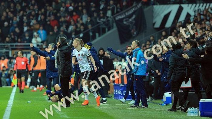 Beşiktaş-Fenerbahçe derbisinden kareler